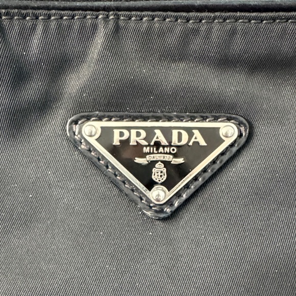 Prada Classic Black Crossbody Bag - Picture 2 of 15